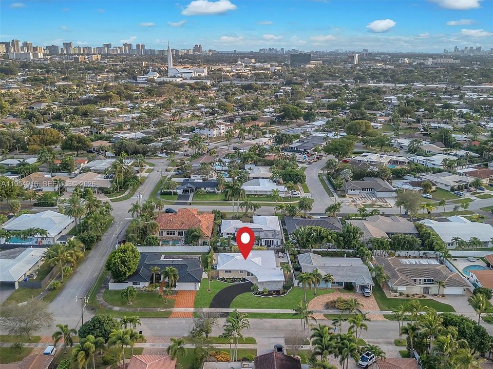 Activo con contrato: $850,000 (4 camas, 2 baños, 1681 Pies cuadrados)