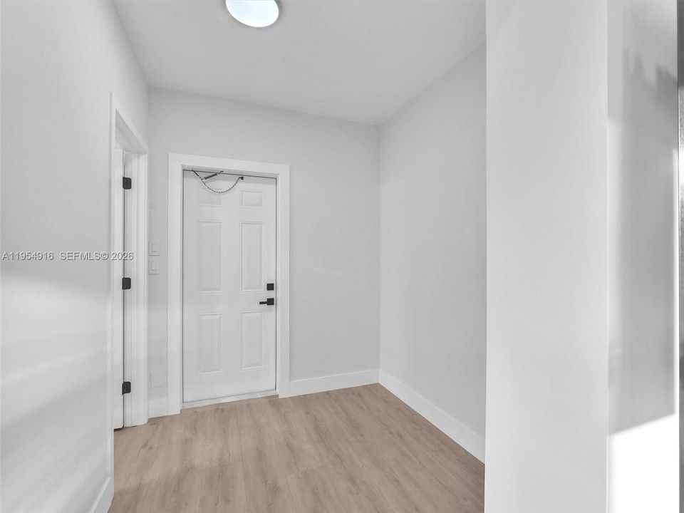 Activo con contrato: $850,000 (4 camas, 2 baños, 1681 Pies cuadrados)