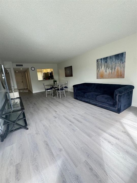 For Sale: $329,900 (3 beds, 2 baths, 1228 Square Feet)