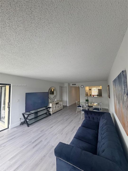 For Sale: $329,900 (3 beds, 2 baths, 1228 Square Feet)