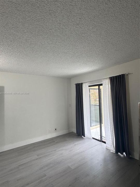 For Sale: $329,900 (3 beds, 2 baths, 1228 Square Feet)