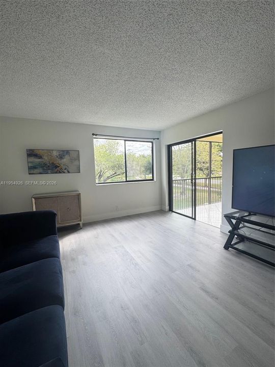 For Sale: $329,900 (3 beds, 2 baths, 1228 Square Feet)