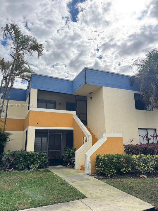 For Sale: $329,900 (3 beds, 2 baths, 1228 Square Feet)