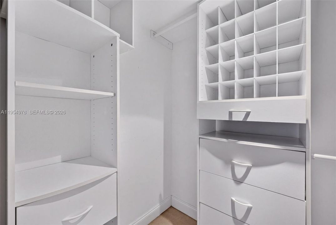 En Venta: $405,000 (0 camas, 1 baños, 601 Pies cuadrados)