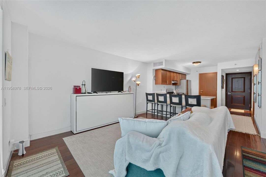 En Venta: $405,000 (0 camas, 1 baños, 601 Pies cuadrados)