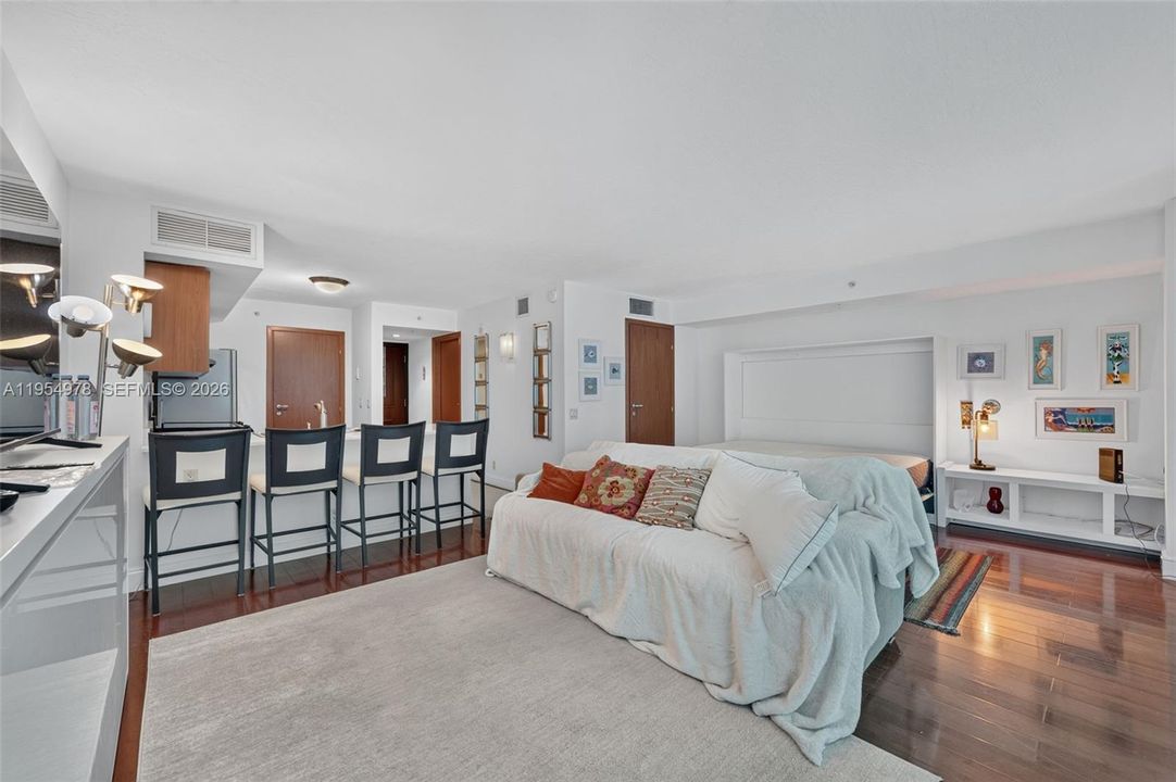 En Venta: $405,000 (0 camas, 1 baños, 601 Pies cuadrados)