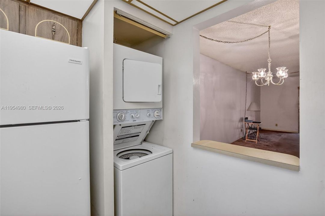 Под контрактом: $199,000 (2 спален, 2 ванн, 1126 Квадратных фут)