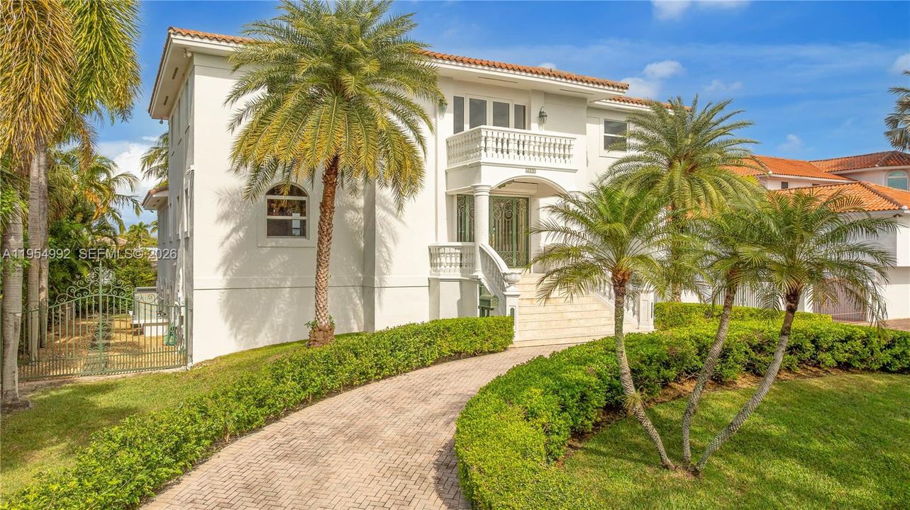 En Venta: $10,850,000 (5 camas, 3 baños, 4678 Pies cuadrados)