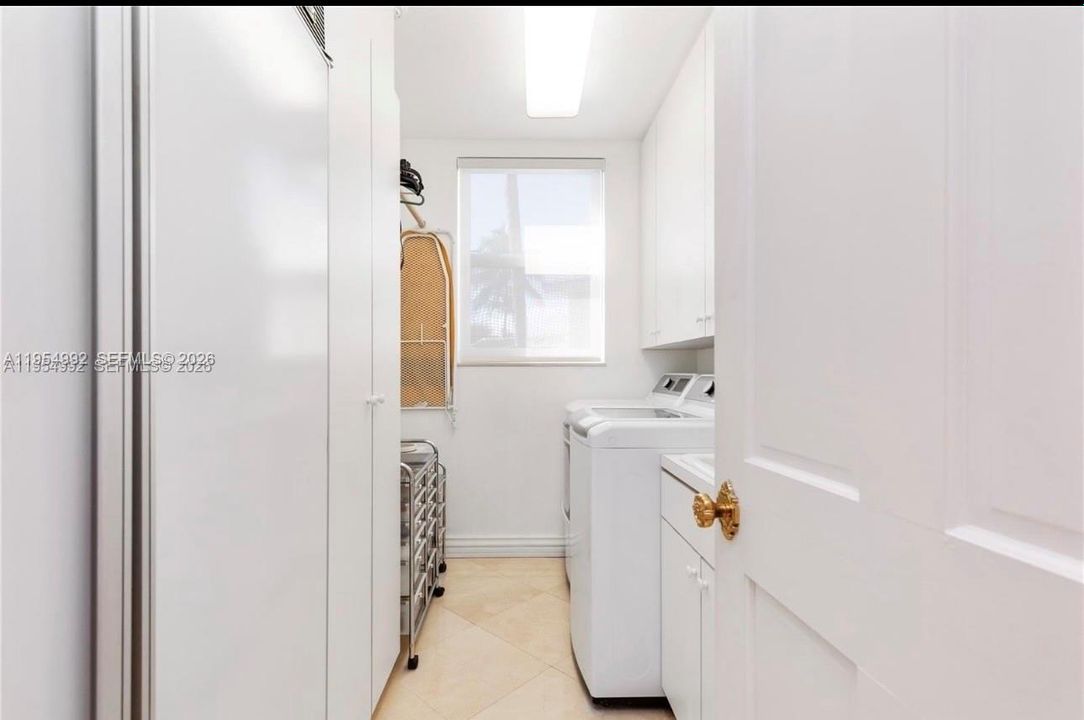 En Venta: $10,850,000 (5 camas, 3 baños, 4678 Pies cuadrados)