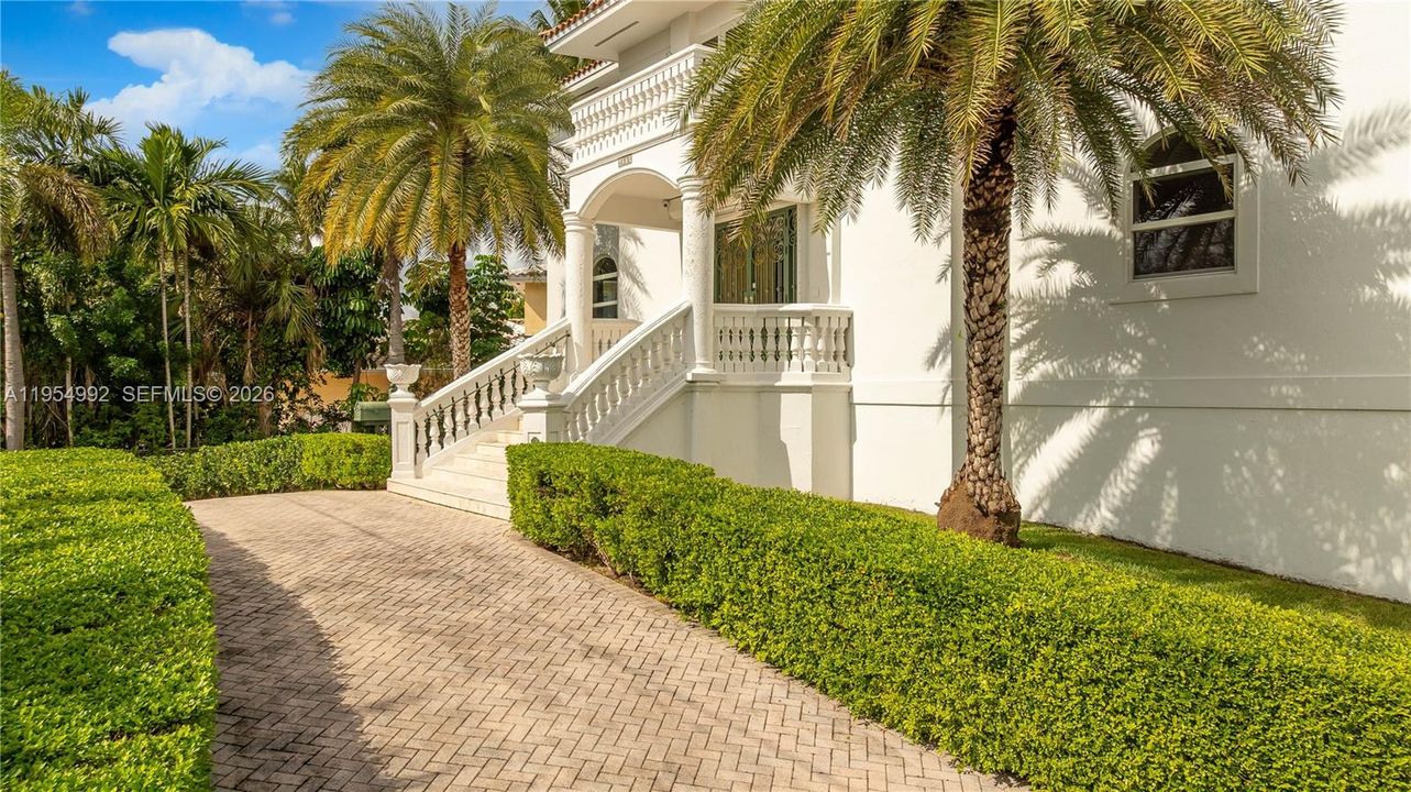 En Venta: $10,850,000 (5 camas, 3 baños, 4678 Pies cuadrados)