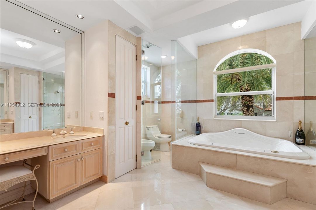 En Venta: $10,850,000 (5 camas, 3 baños, 4678 Pies cuadrados)