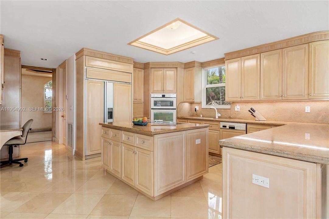 En Venta: $10,850,000 (5 camas, 3 baños, 4678 Pies cuadrados)