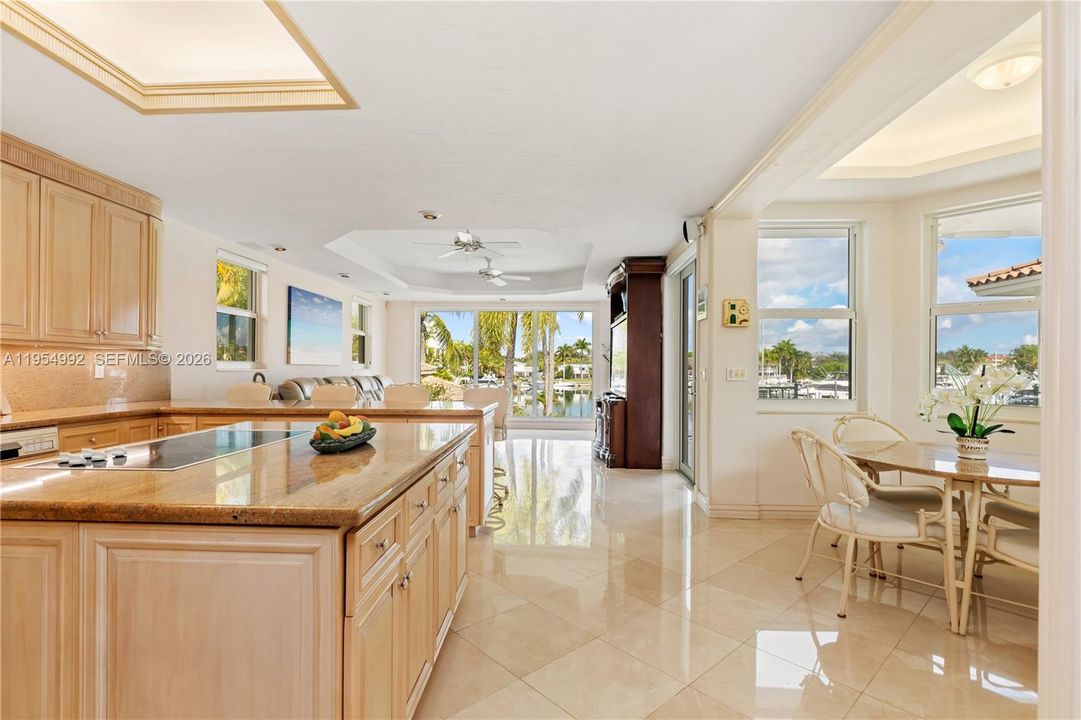 En Venta: $10,850,000 (5 camas, 3 baños, 4678 Pies cuadrados)