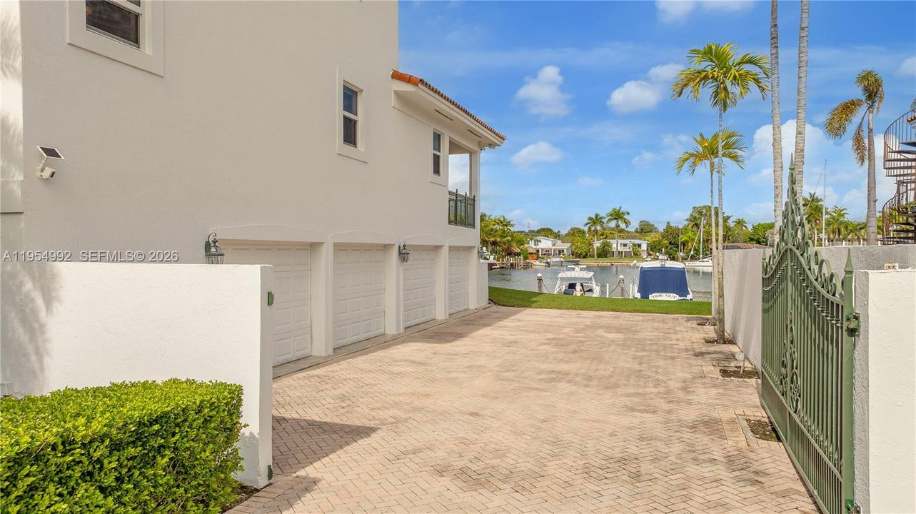 En Venta: $10,850,000 (5 camas, 3 baños, 4678 Pies cuadrados)