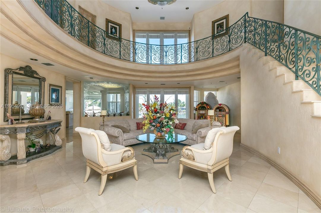 En Venta: $10,850,000 (5 camas, 3 baños, 4678 Pies cuadrados)