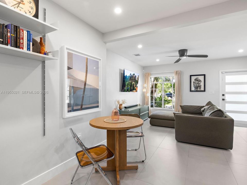 For Sale: $749,000 (2 beds, 1 baths, 1035 Square Feet)