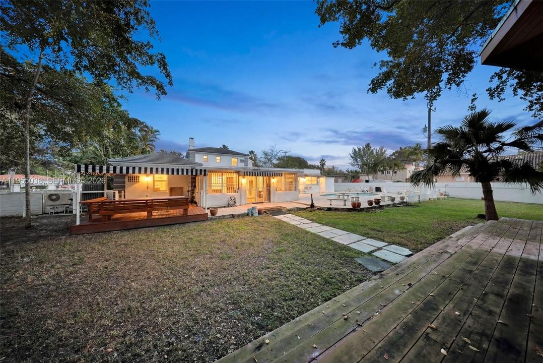 Active With Contract: $1,750,000 (5 beds, 4 baths, 3253 Square Feet)