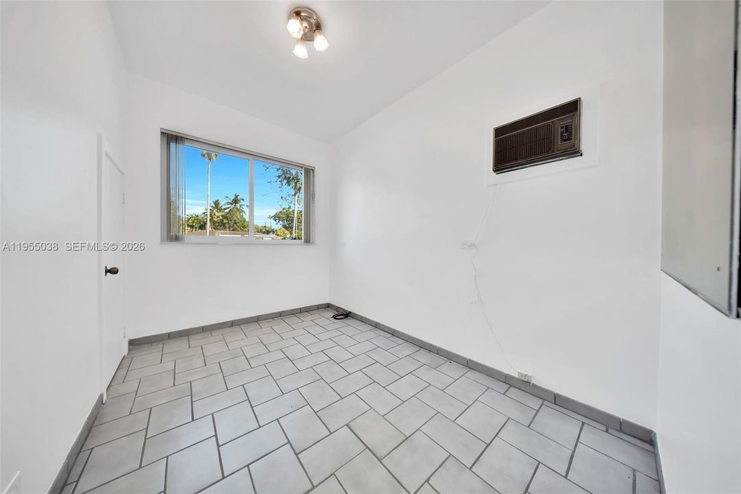 Active With Contract: $1,750,000 (5 beds, 4 baths, 3253 Square Feet)