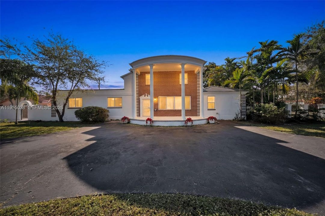 Active With Contract: $1,750,000 (5 beds, 4 baths, 3253 Square Feet)
