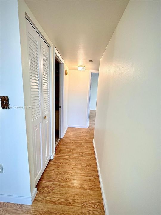 For Sale: $147,000 (2 beds, 2 baths, 1120 Square Feet)