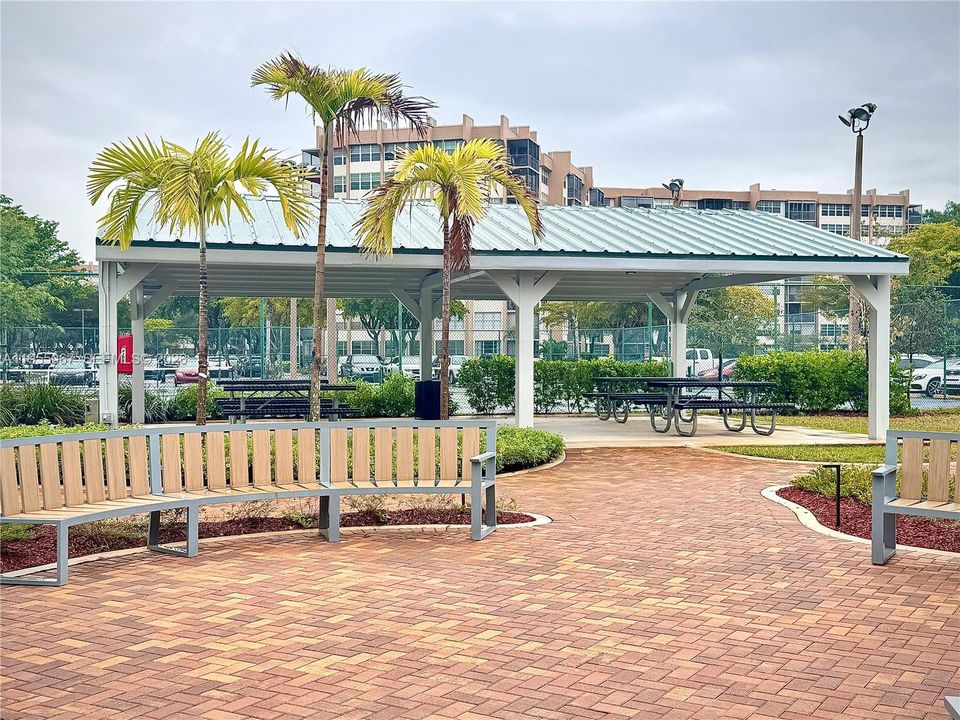 For Sale: $147,000 (2 beds, 2 baths, 1120 Square Feet)