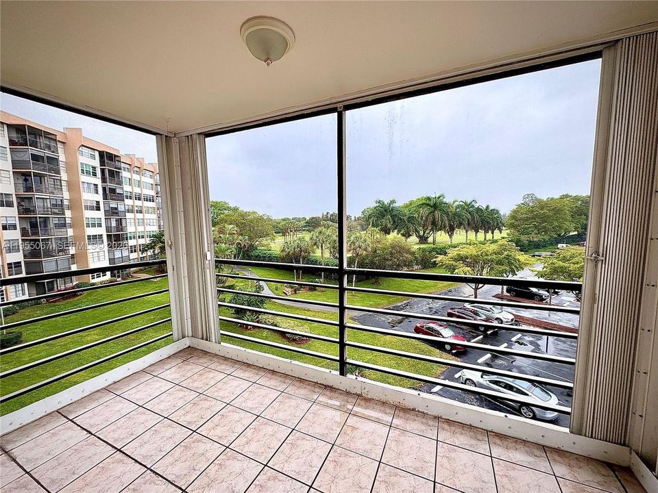 For Sale: $147,000 (2 beds, 2 baths, 1120 Square Feet)
