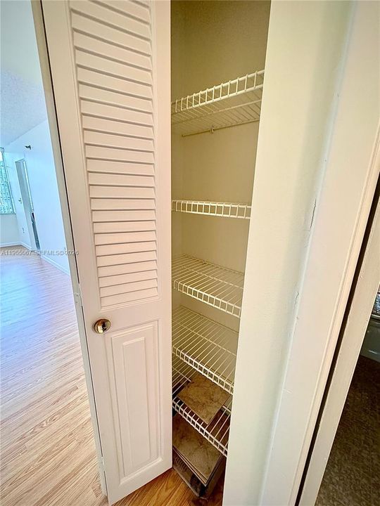 For Sale: $147,000 (2 beds, 2 baths, 1120 Square Feet)