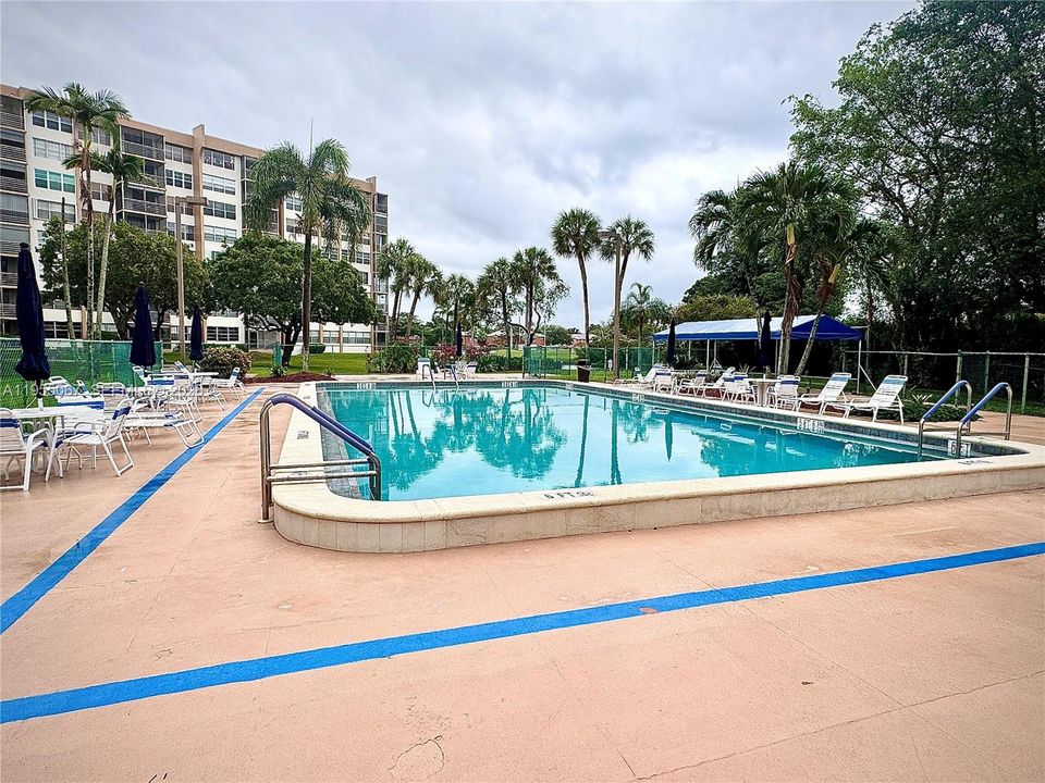 For Sale: $147,000 (2 beds, 2 baths, 1120 Square Feet)