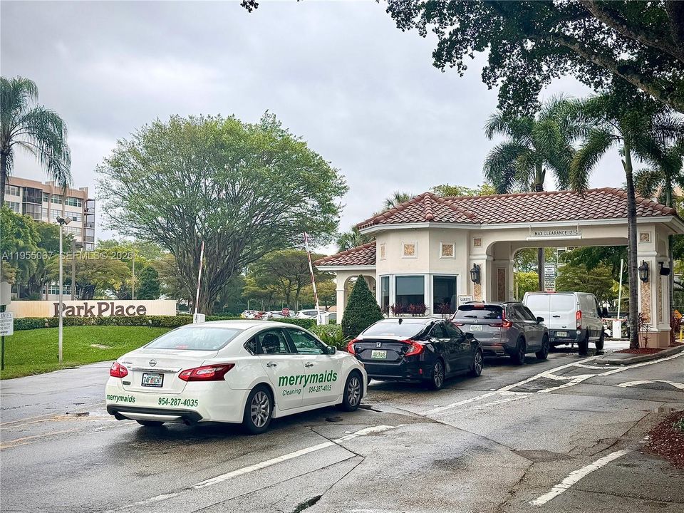 For Sale: $147,000 (2 beds, 2 baths, 1120 Square Feet)