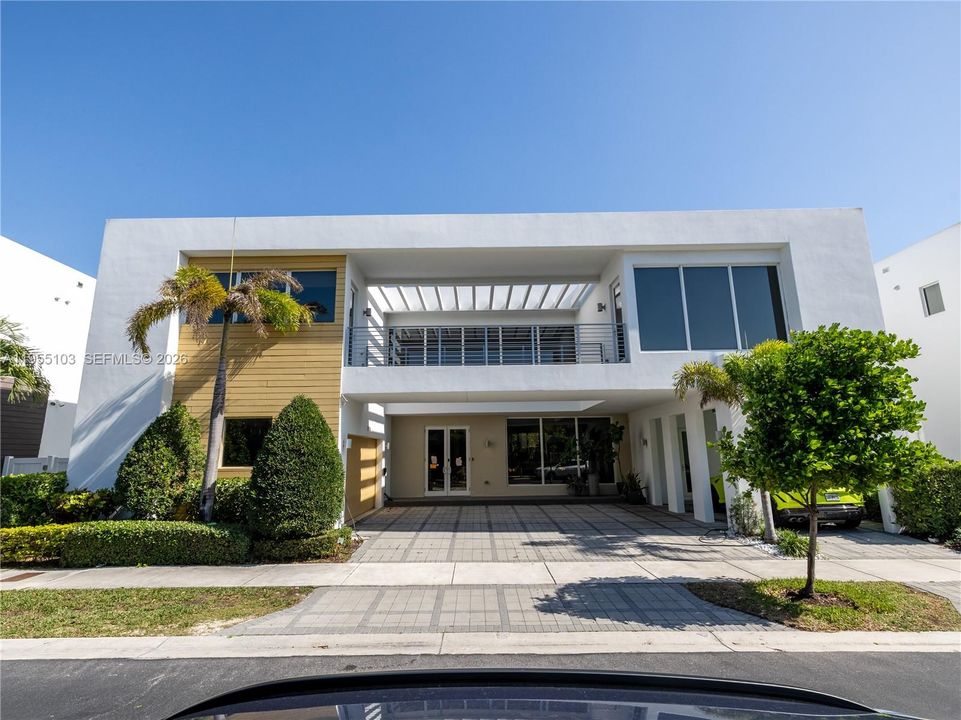 For Sale: $3,399,000 (6 beds, 7 baths, 4874 Square Feet)