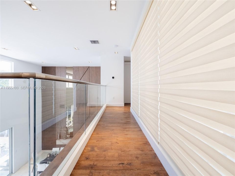 For Sale: $3,399,000 (6 beds, 7 baths, 4874 Square Feet)