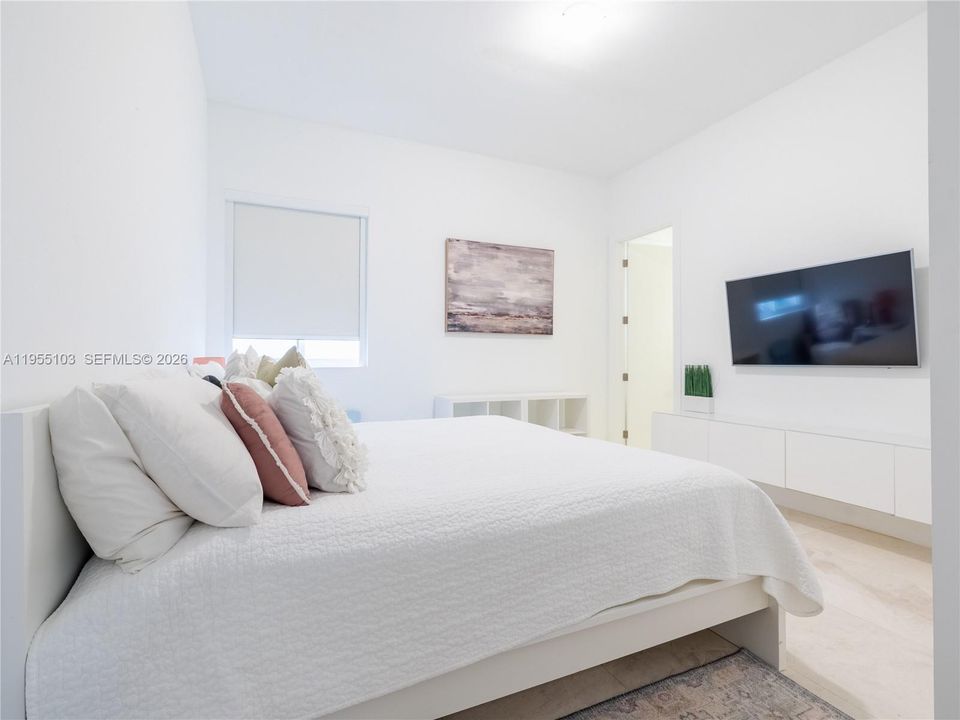 Ground bedroom