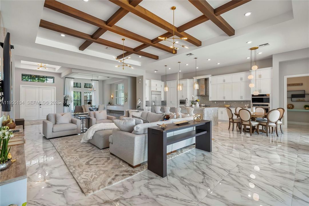 Vendido Recientemente: $2,199,000 (4 camas, 5 baños, 4065 Pies cuadrados)