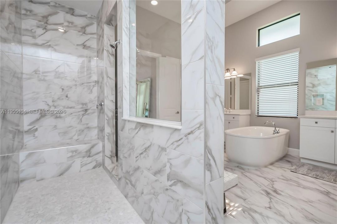 Vendido Recientemente: $2,199,000 (4 camas, 5 baños, 4065 Pies cuadrados)