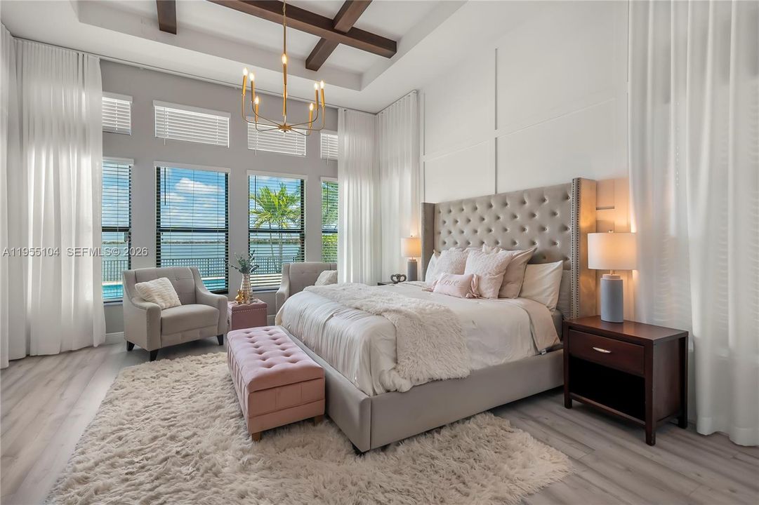 Vendido Recientemente: $2,199,000 (4 camas, 5 baños, 4065 Pies cuadrados)