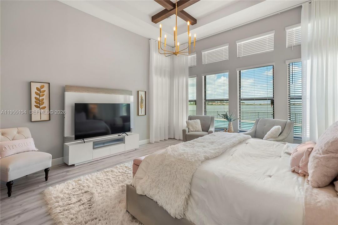 Vendido Recientemente: $2,199,000 (4 camas, 5 baños, 4065 Pies cuadrados)