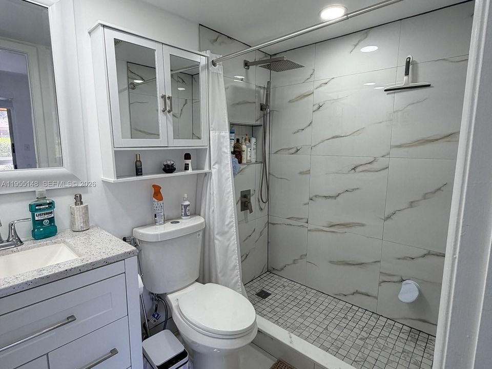 На продажу: $135,000 (1 спален, 1 ванн, 811 Квадратных фут)