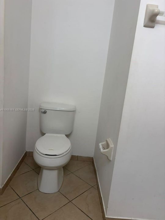 На продажу: $410,000 (3 спален, 2 ванн, 1207 Квадратных фут)