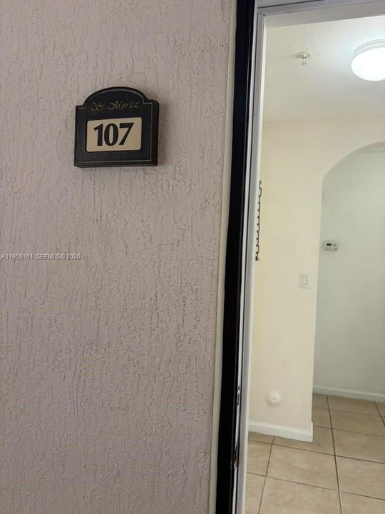 На продажу: $410,000 (3 спален, 2 ванн, 1207 Квадратных фут)