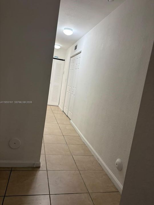 На продажу: $410,000 (3 спален, 2 ванн, 1207 Квадратных фут)