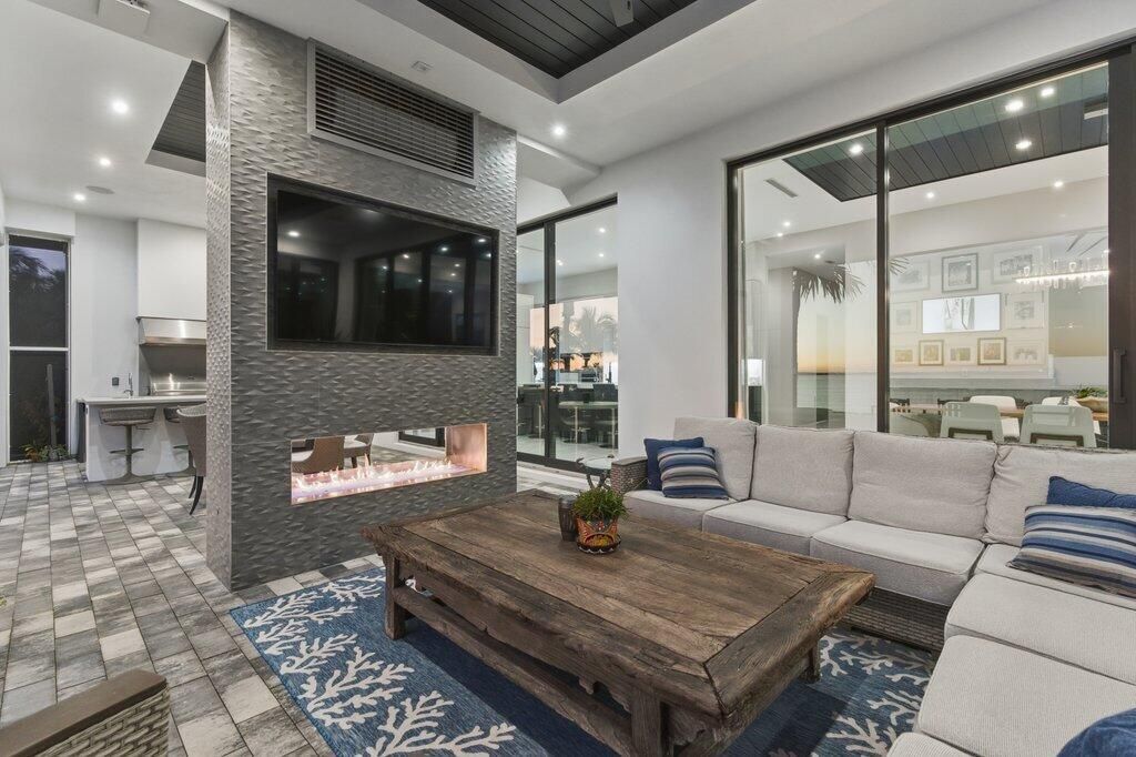 1271 NE Langford Ln-153.jpg-SMALL