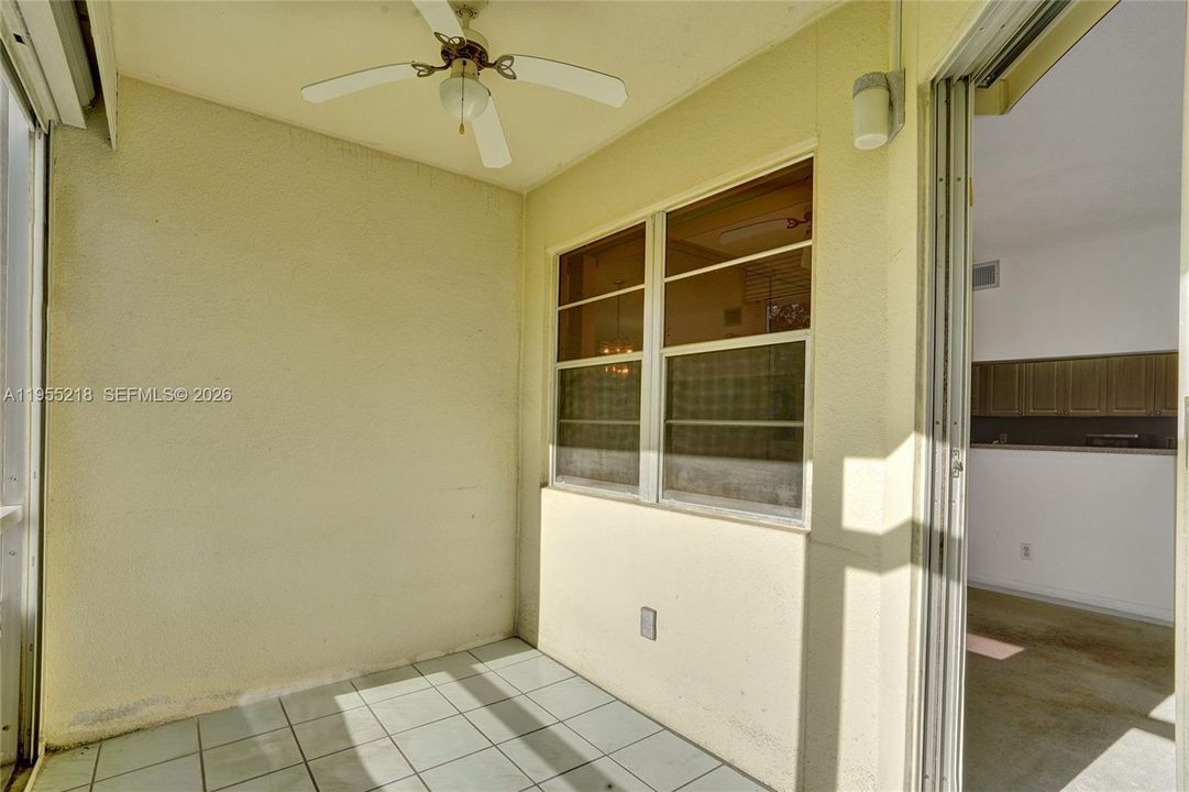 For Sale: $144,900 (1 beds, 1 baths, 1045 Square Feet)