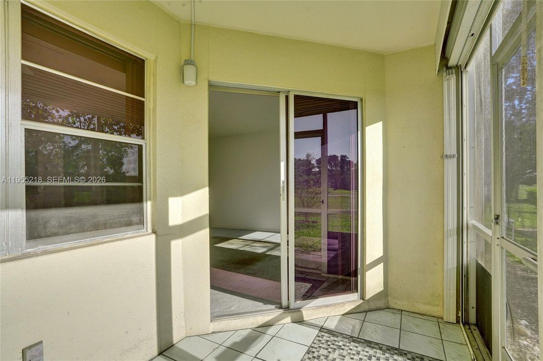 For Sale: $144,900 (1 beds, 1 baths, 1045 Square Feet)