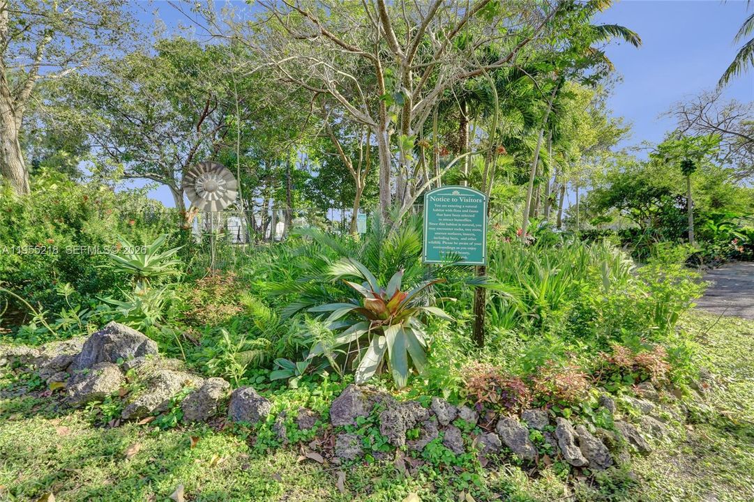For Sale: $144,900 (1 beds, 1 baths, 1045 Square Feet)