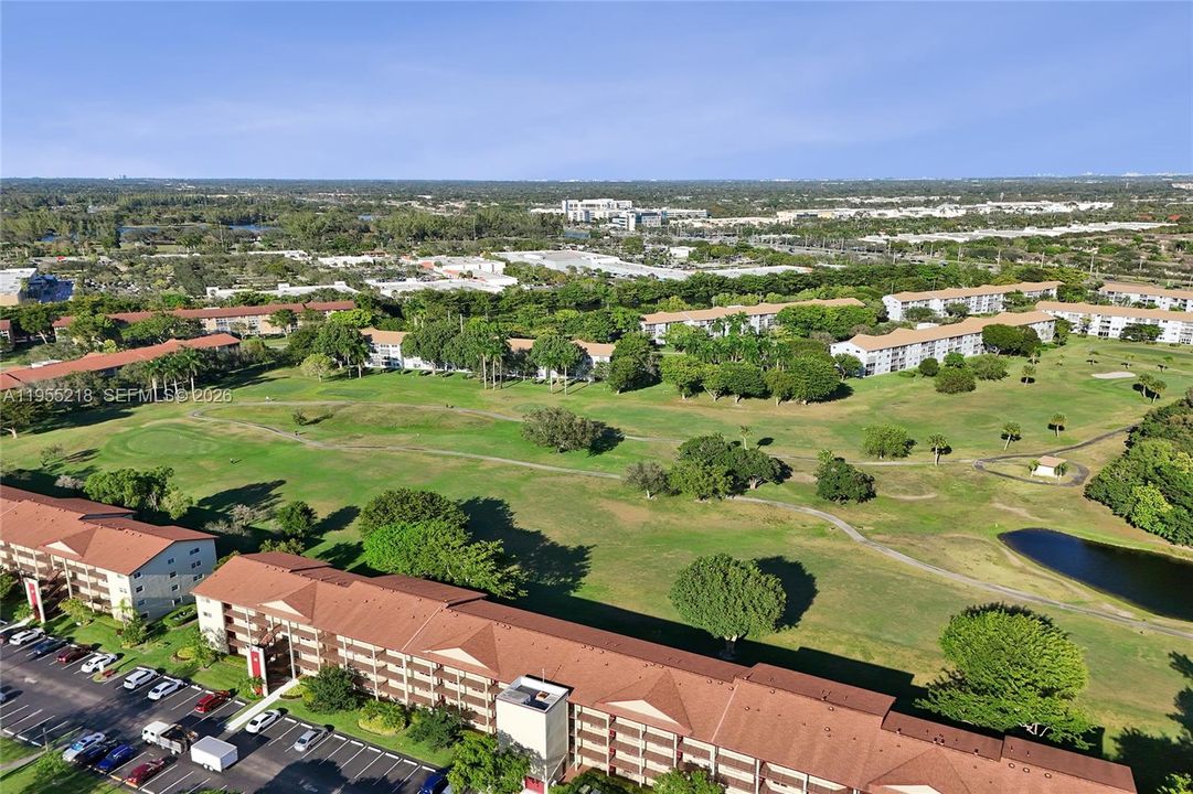 For Sale: $144,900 (1 beds, 1 baths, 1045 Square Feet)