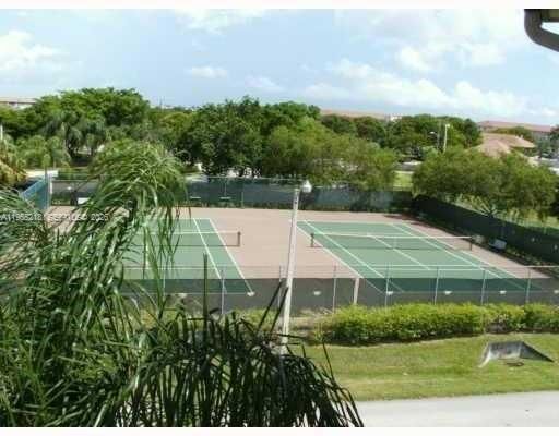 For Sale: $144,900 (1 beds, 1 baths, 1045 Square Feet)