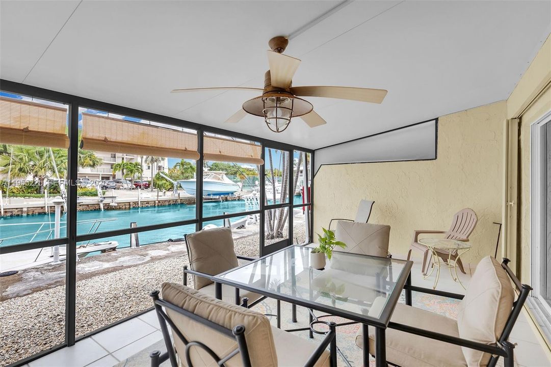 En Venta: $585,000 (3 camas, 2 baños, 1427 Pies cuadrados)
