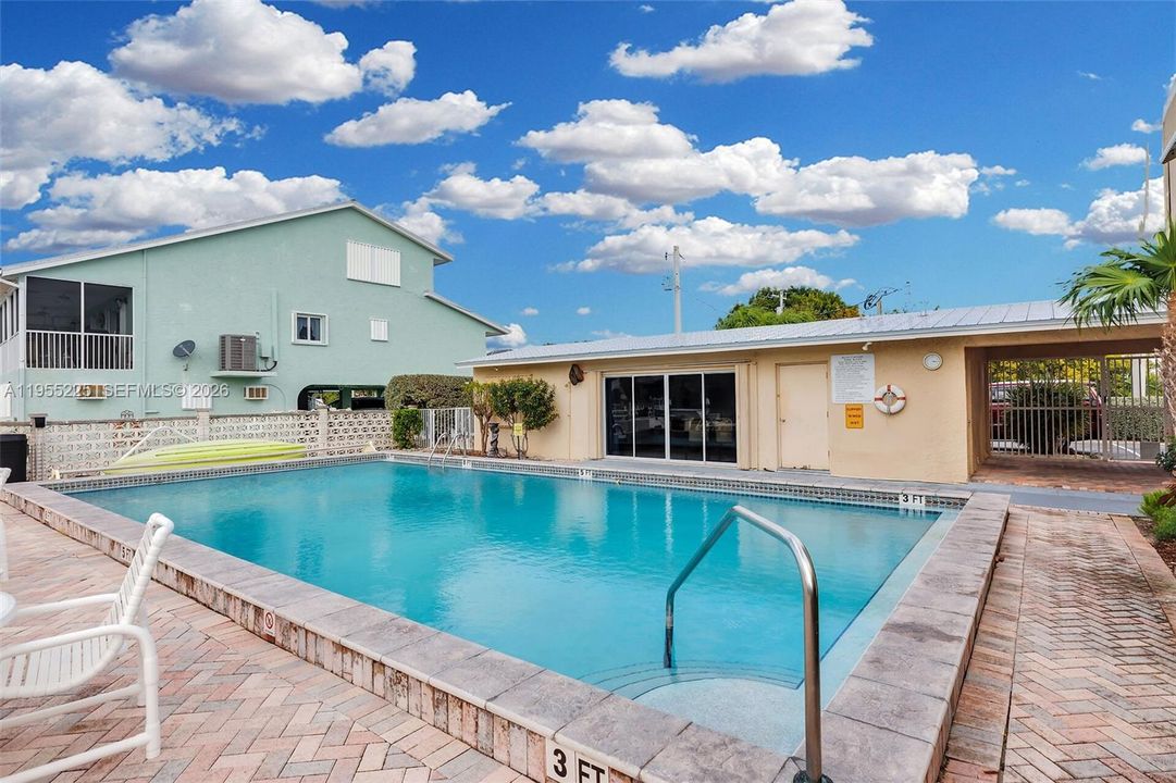 En Venta: $585,000 (3 camas, 2 baños, 1427 Pies cuadrados)