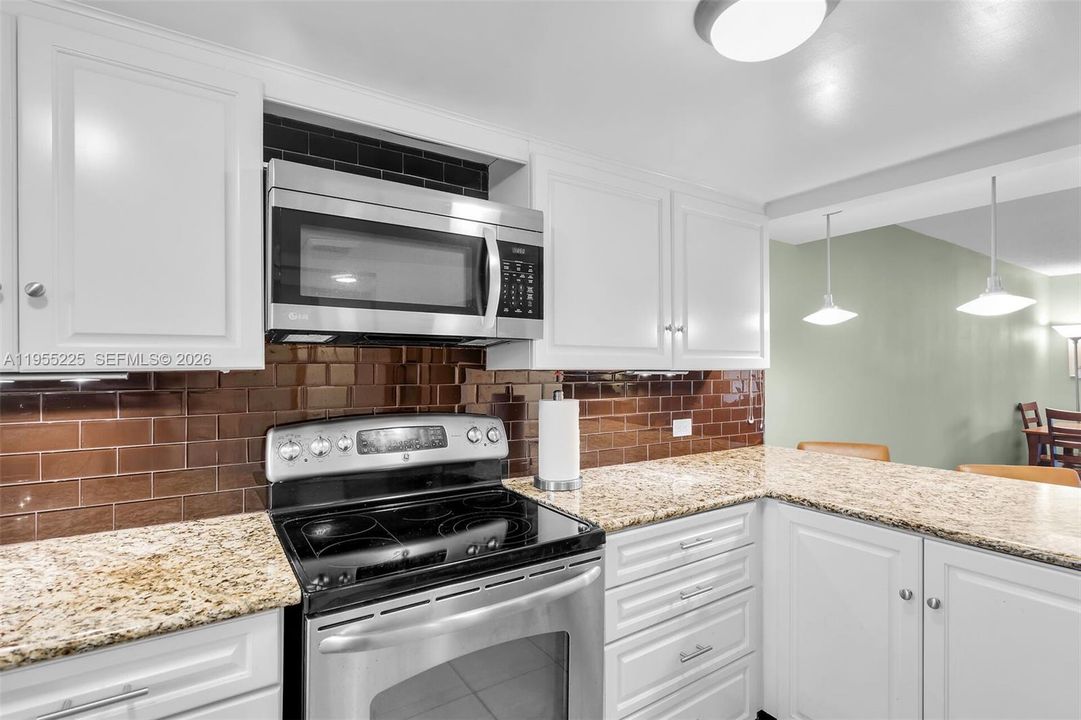 En Venta: $585,000 (3 camas, 2 baños, 1427 Pies cuadrados)
