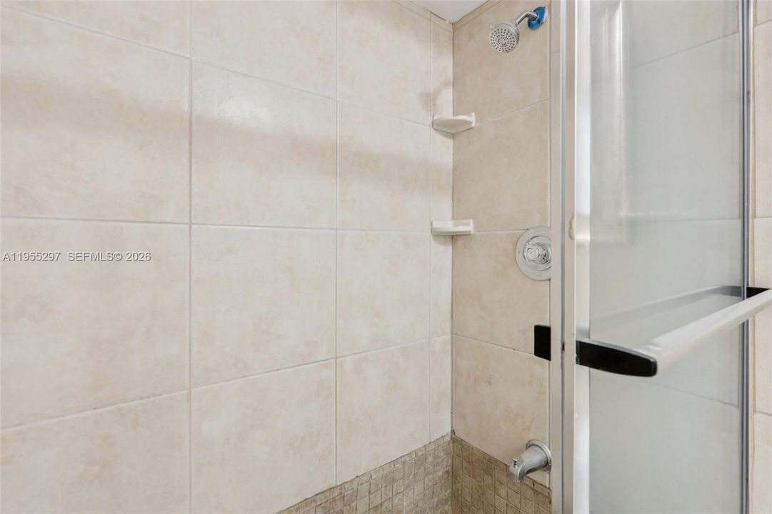 На продажу: $699,900 (2 спален, 2 ванн, 1182 Квадратных фут)
